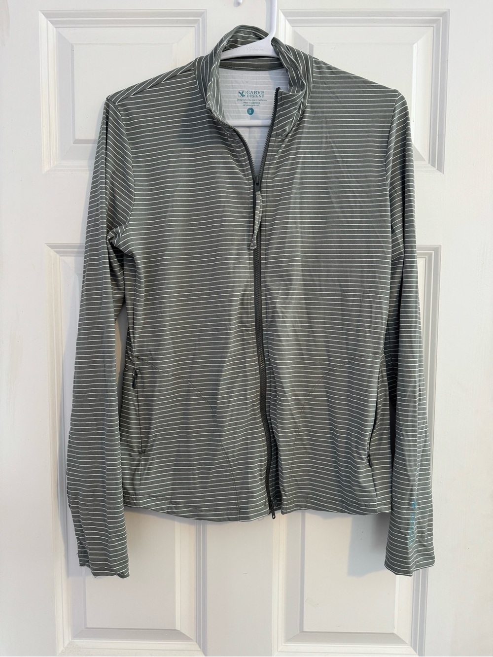 Carve Designs Lake Sunshirt, Small, Sage w/ White Stripes, SPF 50+, Pockets